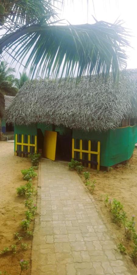 Chan Beach Resort Bahur Exterior foto