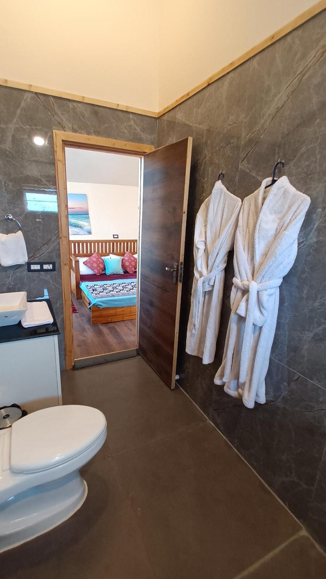 Chan Beach Resort Bahur Exterior foto